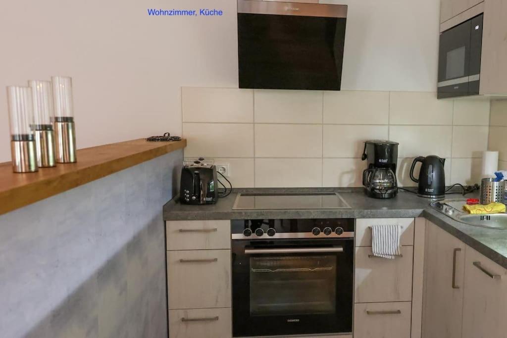 Freundliche Wohnung Mit Parkplatz Und Terrasse Neubrandenburg Exterior foto